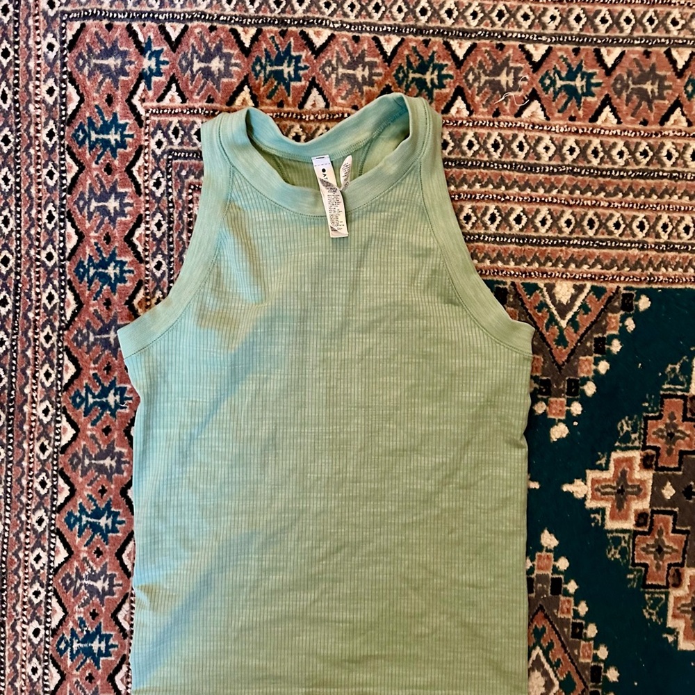Athleta green tank size small. RENEW SEAMLESS RACERBACK TANK